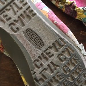 Keen Shoes - Keen 8.5 ballet flats - ADORABLE! Keen Shoes - Keen 8.5 ballet flats - ADORABLE!